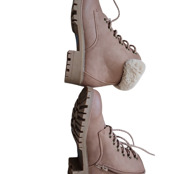 Madden Girl Women's Suede with Faux Fur Collar Boots - Picture 5 of 11